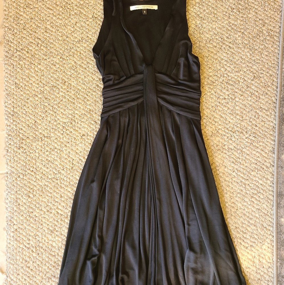 DVF black jersey knee-length dress